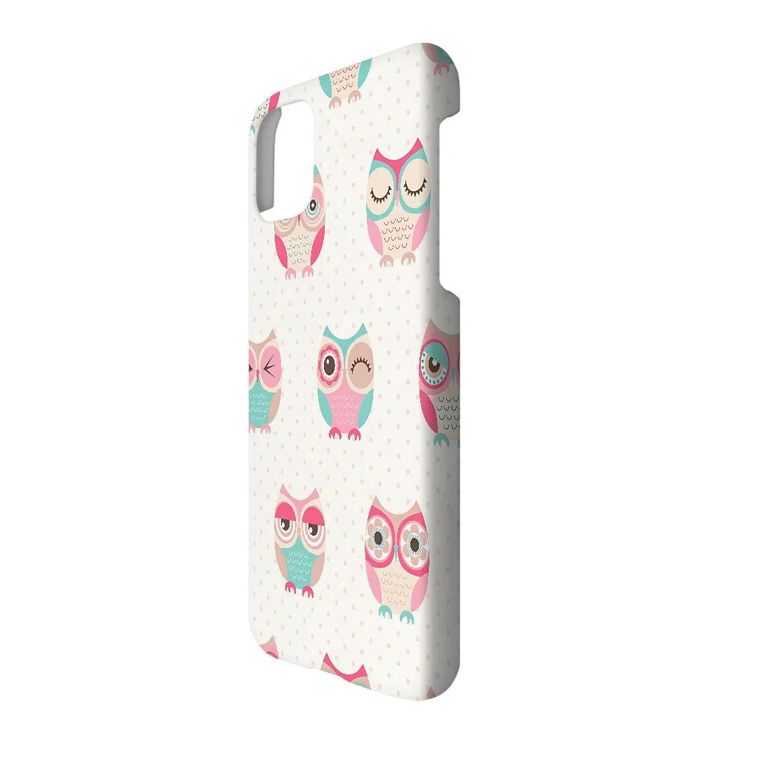 Wisely Cute: Pastel Owl Polka Dot Pattern Glass Case.